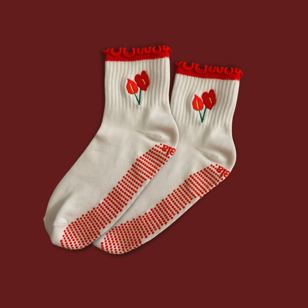 Isla Ruffles Grip Socks